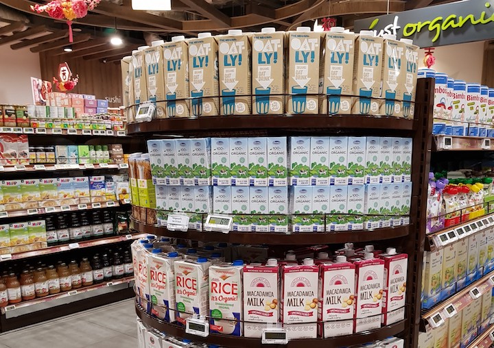 Sữa[-]tươi[-]Vinamilk[-]đã[-]trở[-]nên[-]quen[-]thuộc[-]với[-]người[-]tiêu[-]dùng[-]tại[-]“đảo[-]quốc[-]sư[-]tử”